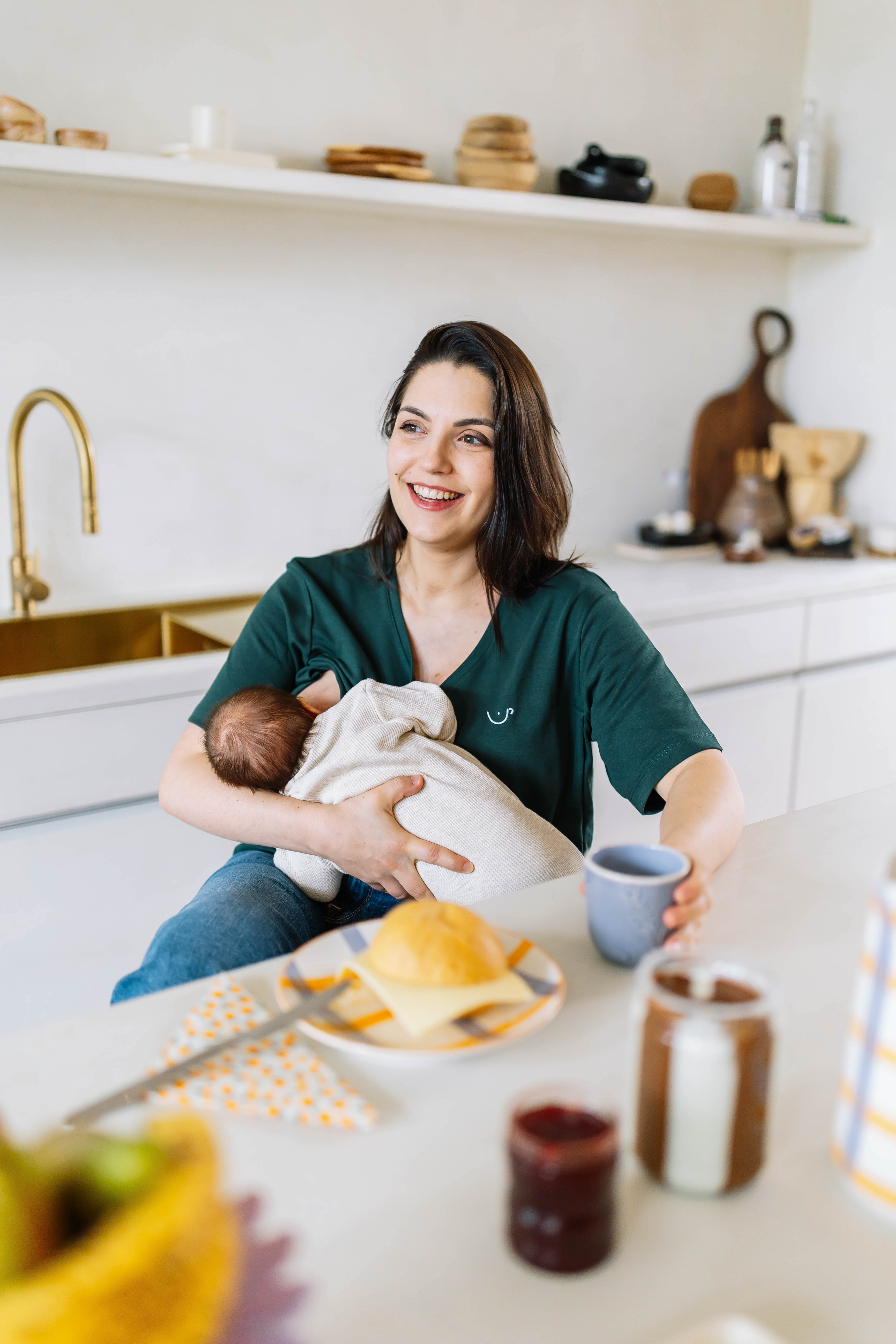 Latte Mamiato - Breastfeeding T-shirt - Bottle Green