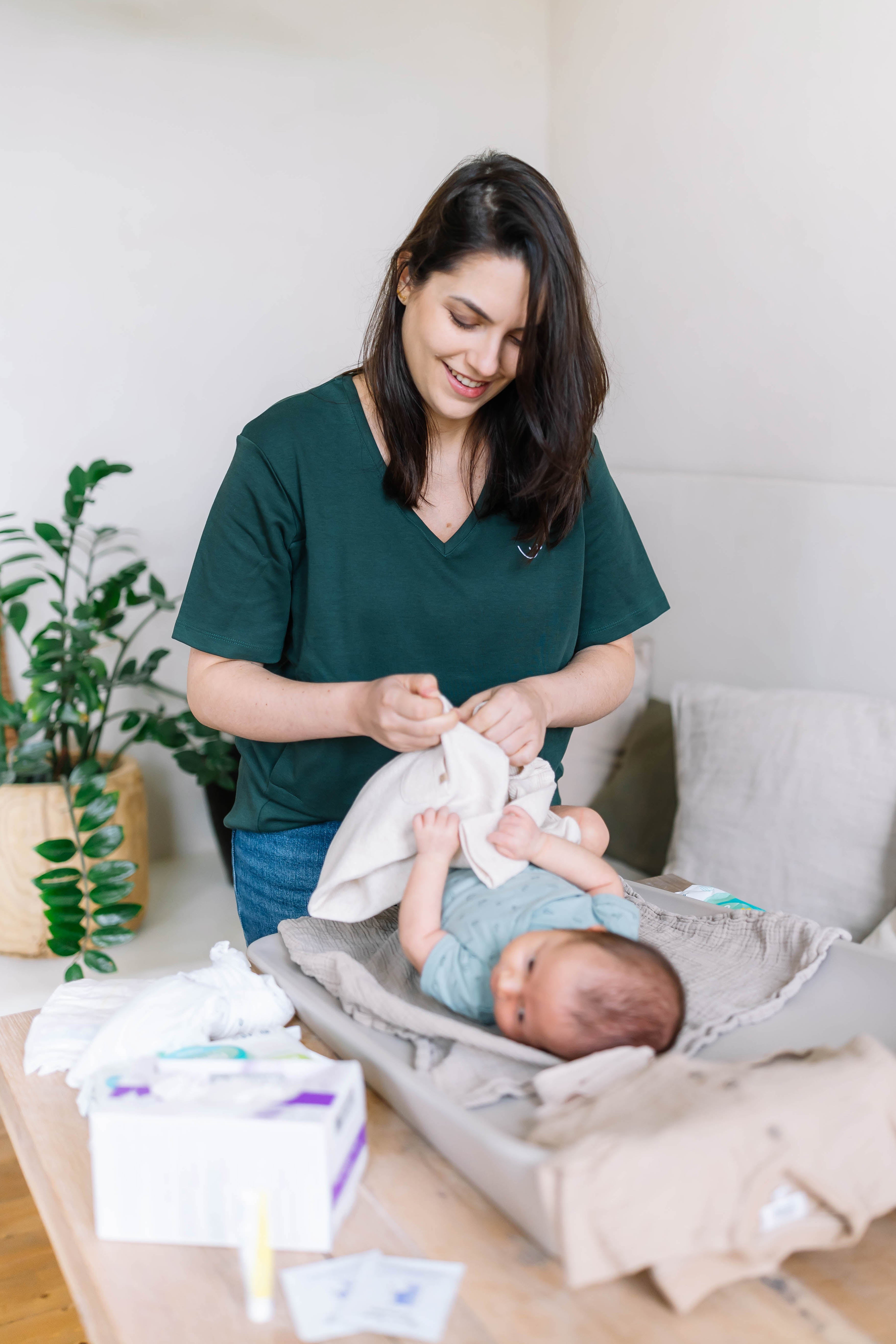 Latte Mamiato - Breastfeeding T-shirt - Bottle Green