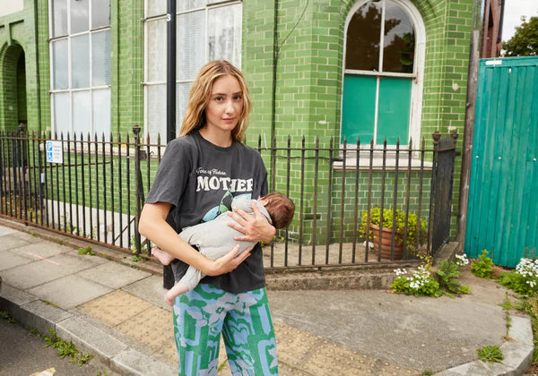 T-shirt d'allaitement maternel de la Terre Mère